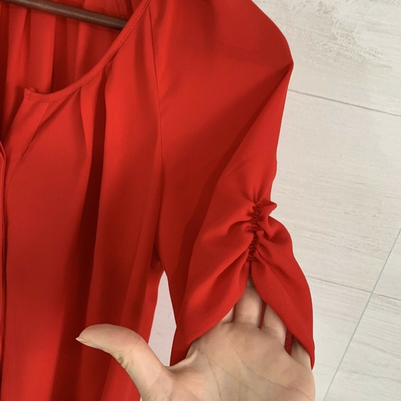⚜️ 4/$25 SALE! 41 Hawthorn Red Hidden Btn Blouse - Picture 4 of 8